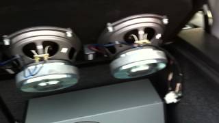 madridaudiocom bandeja en vwgolf altavoces en bandeja dls car audio tunning [upl. by Huda619]