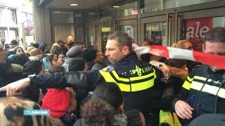 Politie grijpt in bij chaos uitverkoop VampD  RTL NIEUWS [upl. by Popelka]