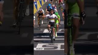 “It’s 4️⃣ for Cavendish” 🙌 Mark Cavendish launched over the line in the 2012 TourdeFrance 🇫🇷 [upl. by Aikal352]