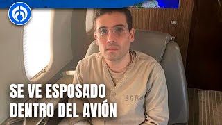 Difunden primera foto de Ovidio Guzmán durante su extradición a EU [upl. by Nnaaihtnyc]