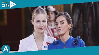 Leonor et Letizia d’Espagne très complices ce moment de tendresse capté par les caméras [upl. by Driskill]