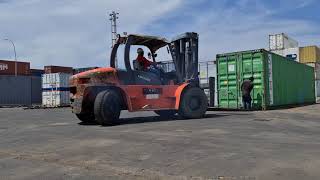 WowSopir Forklift Skill Dewa Angkat Kontainer Cepet Banget Nih [upl. by Terrell520]