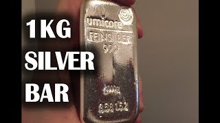 What does a 1kg PURE SILVER bar look like [upl. by Brause422]