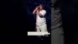 Lewis Capaldi sufre un brote del síndrome de Tourette en pleno concierto [upl. by Aseel]