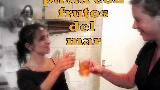 Pasta con frutos del mar con Carlotta  Paulina Cocina T01 09 [upl. by Adiahs210]