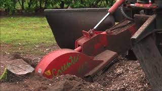 Hoveniersbedrijf Nuyten aan de slag met zwenkbare Greentec 660 strokenfrees [upl. by Klehm]