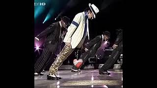 Michael Jackson🔥 funny moonwalk viralvidel transicion football 90s [upl. by Ahsiekal]