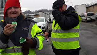 Echauffourées entre les gilets jaunes et la police à Périgueux [upl. by Anthiathia45]