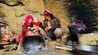 Cooking in the Caves of Bamiyan Afghanistan How people live 2024 in Afghanistan like fifth century [upl. by Baptist17]