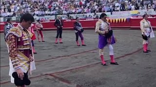 MANIZALES 2024  3era corrida  Paseíllo y minuto de silencio en el inicio de la tercera de abono [upl. by Anotyal267]