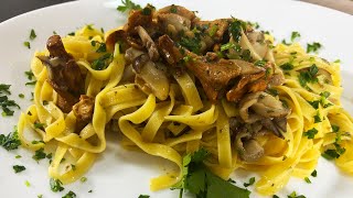 Tagliatelle ai funghi  primo veloce  con finferli e cardoncelli [upl. by Leveridge]