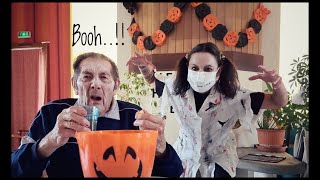 Résidence Les Hermelles à SAINTBROLADRE – Le Hermell’s BAND vous fait «THRILLER » pour Halloween [upl. by Debi]