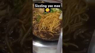 Sizzling yee mee 😋 shorts sizzling [upl. by Keelby]