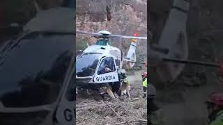 Momento doloroso en el que se recupera el cadáver de una persona desaparecida en Letúr Albacete [upl. by Akienom]