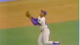 The Time a 50 Year Old Willie Mays Made a Diving Catch in an Old Timers Game [upl. by Tristam]