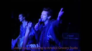 Jim Carrey sings Creep with Arlenes Grocery Rock n Roll Karaoke Band [upl. by Kerwinn]