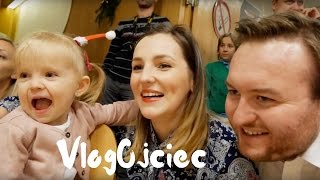 Święty Mikołaj rozdaje prezenty dzieciom 🎄 VLOG 1 vlogmas [upl. by Ahsino]