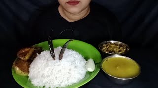 BAGUN VAJI DAL CHUNO MACHER CHORCHORIEATING SHOWBangali food eating🙏🙏 [upl. by Arinaid]