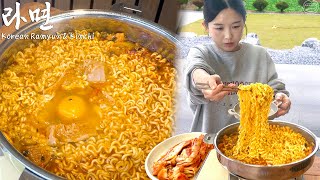 Real Mukbang Outdoor ramen is the BEST ☆ Koreanstyle Ramen Kimchi [upl. by Ocinemod]