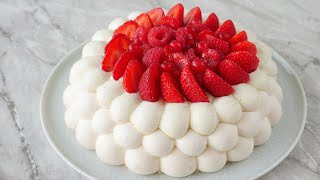 PAVLOVA aux FRUITS ROUGES  Recette de Meringue française [upl. by Reemas970]