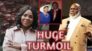 TD Jakes In Huge Turmoil After His Children Demanded Him To Give In To Seritas Divorce Alimony [upl. by Nimaynib]