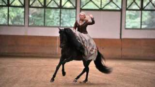 Damensattel klassische Dressur  Sidesaddle Dressage  10 Jahre alt [upl. by Stout]