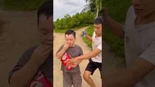 Cậu bé tốt bụng và anh trai hài hướcshorts funny [upl. by Nyllewell]