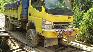 Tangguh Draiver Hdx 4x4 Melewati Jembatan Extreme Di Perbatasan Manokwari Papua Barat [upl. by Felicity]