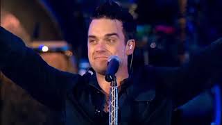 Robbie Williams  Angels Live at Knebworth  2003 Subtítulos en español e inglés [upl. by Ynove]