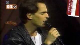 Miguel Bose  Morir de AmorTe Amare  En Vivo [upl. by Ammamaria]