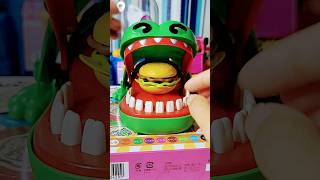 Asmr croc eating a hamburger asmr crocodile [upl. by Einobe568]