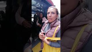 INCREÍBLE ATRAPAN INFRAGANTI A LADRONES EN TRANSMILENIO [upl. by Eirehs821]