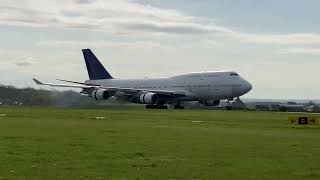 Former Ed Force One 747400 final landing at Kemble [upl. by Nyrmak]