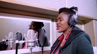 LES MBOUNGOU SISTERS dans LE NOM DE JESUS de ALAIN MOLOTO  KOMBO NA YESU  clip officiel [upl. by Noinatrad49]