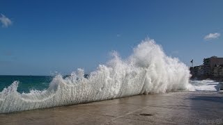 Grandes marées à SaintMalo  4 août 2015 [upl. by Nezam]