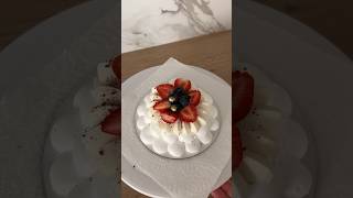 Pavlova cake pavlova minicakes [upl. by Yran]