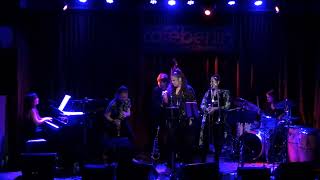 Yamile Burich amp Ladies Orchestra en Café Berlín  cheek to cheek [upl. by Vivica]