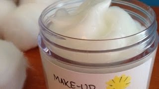 Réalisez un démaquillant fait maison  DIY Beauté  Guidecentral [upl. by Carina151]