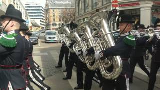 HMKG 2017  Farvel Til En Slavisk Kvinne  20170419 Fra årets første vaktparade [upl. by Noinatrad]