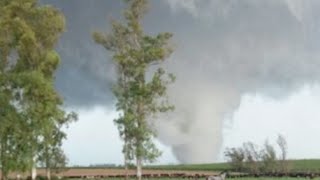 M78 Earthquake Tornado Uruguay  S0 News Apr172016 [upl. by Brigham]