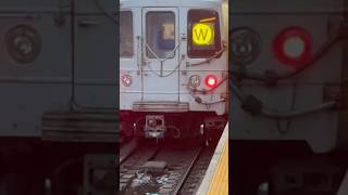 AstoriaDitmars Blvd bound R46 W train leaving Queensboro Plaza [upl. by Ahseia]