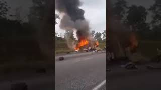 Côte dIvoire  Un car en feu sur lautoroute du Nord ce lundi de pâques des blessés [upl. by Aneeg168]