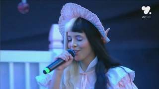 Melanie Martinez  Lollapalooza Chile 2017 Primera media hora [upl. by Ailam]