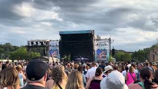 Gwen Stefani  Live at Minnesota Yacht Club Festival 2024  Concert Clip 2 of 4 [upl. by Aratahc]