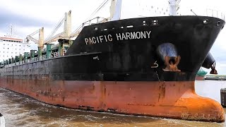 Einschleusung Seeschiff PACIFIC HARMONY geared cargo seaship  tug inbound Emden sealock VROC6 IMO 9 [upl. by Bartolemo918]