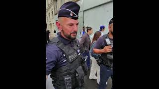 Je cherche la merde  humour laurentbaffie cameracachée police [upl. by Fillian]