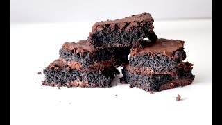 Saftige Schokoladige Brownies Rezept [upl. by Rossy873]