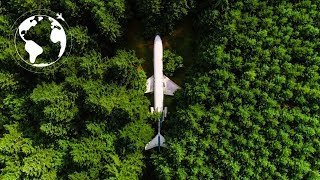 AIRPLANE CONVERTED to Functional HOME for Protection from ENVIRONMENTAL DISASTERS [upl. by Beard868]