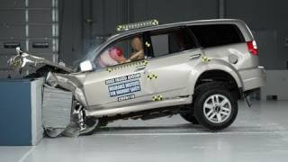 2002 Isuzu Axiom moderate overlap IIHS crash test [upl. by Etom990]