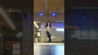 H1KEY 건물사이에 피어난 장미 Rose Blossom dancecover kpop h1key dopedance dance 하이키 건물사이에피어난장미 [upl. by Undis]